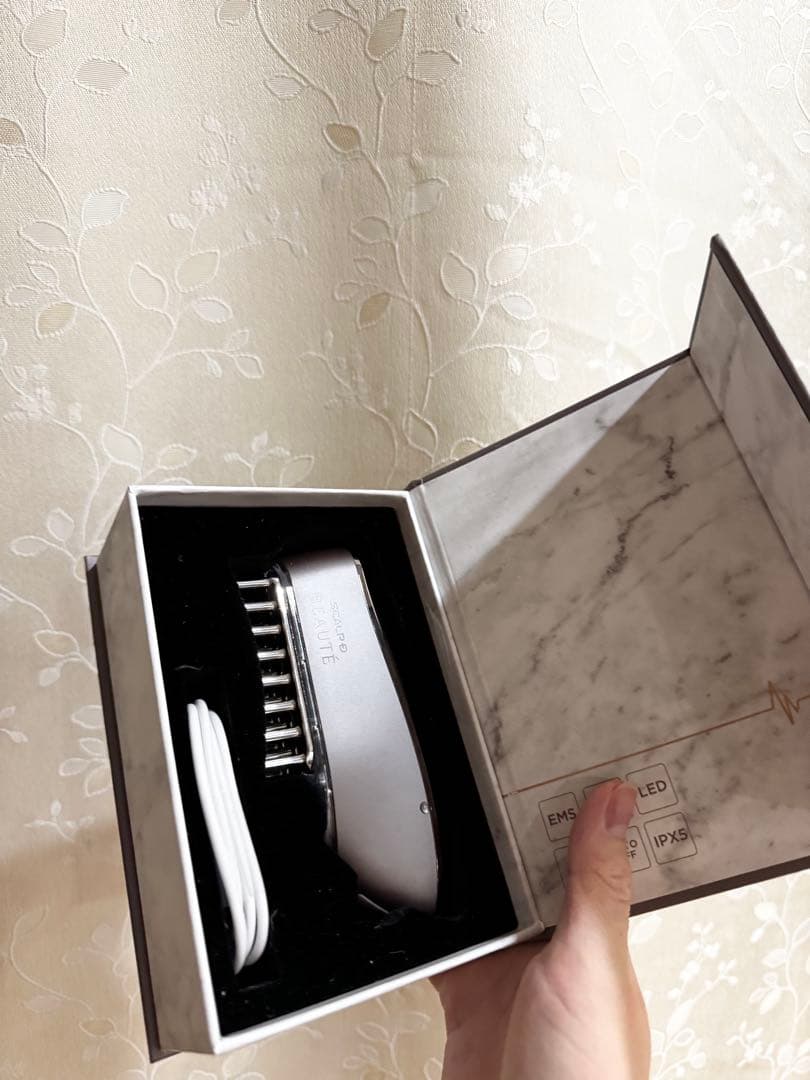 美顔器　スカルプDボーテ　電気ブラシ