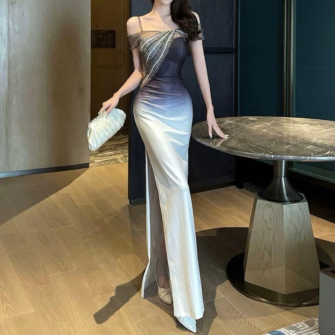 グラデーションにビジューが美しい スリット入りロングドレス