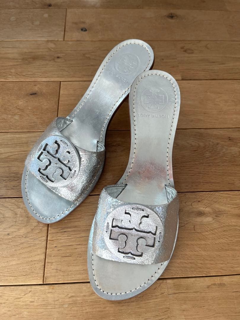 TORYBURCH トリーバーチ　シルバー レザー フミュール