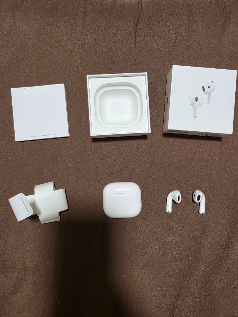 Airpods 4(第4世代　アクティブノイズ キャンセリング搭載モデル)ANC
