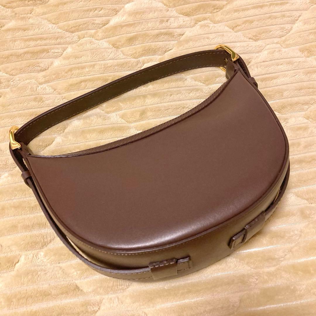 新品 CHRISTIAN VILLA 本革 ハーフムーンバッグ ワンショルダー