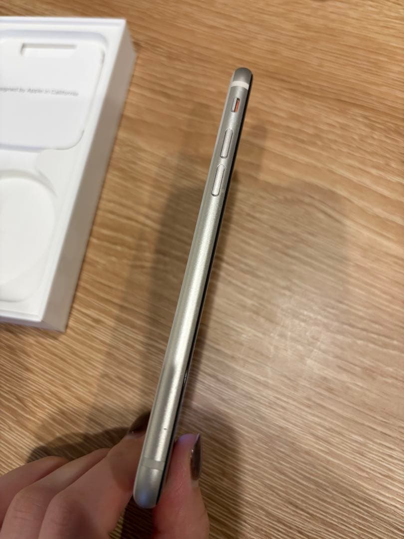 iPhone SE 第3世代 スターライト 128G