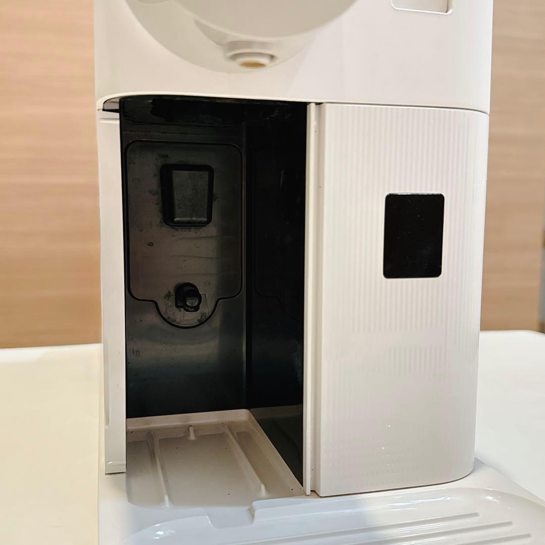 【18年製】ネスプレッソ ラティシマワン コーヒーメーカー